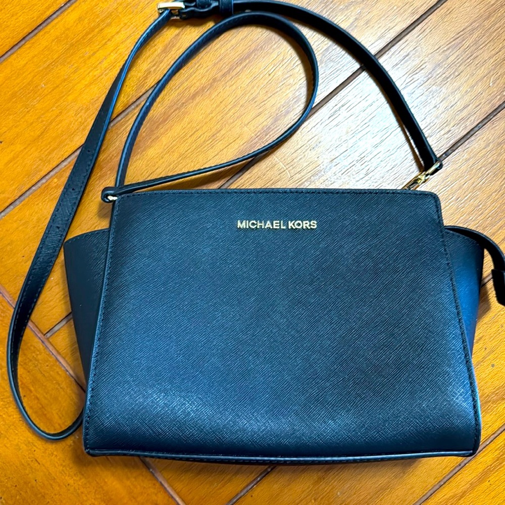 NWT Michael Kors black messenger